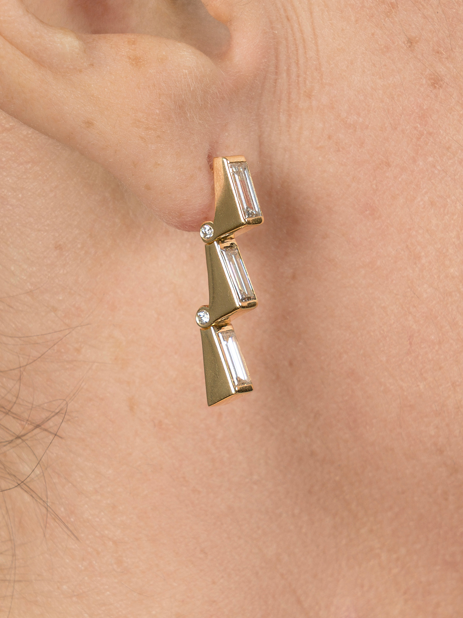 Hinged three drops